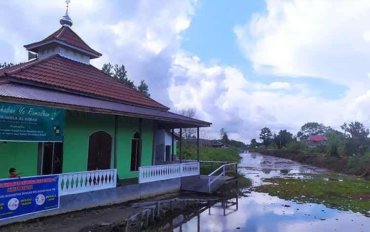Aliran Sungai Mentawa yang sudah dikeruk oleh DPUPRPRKP Kotim.