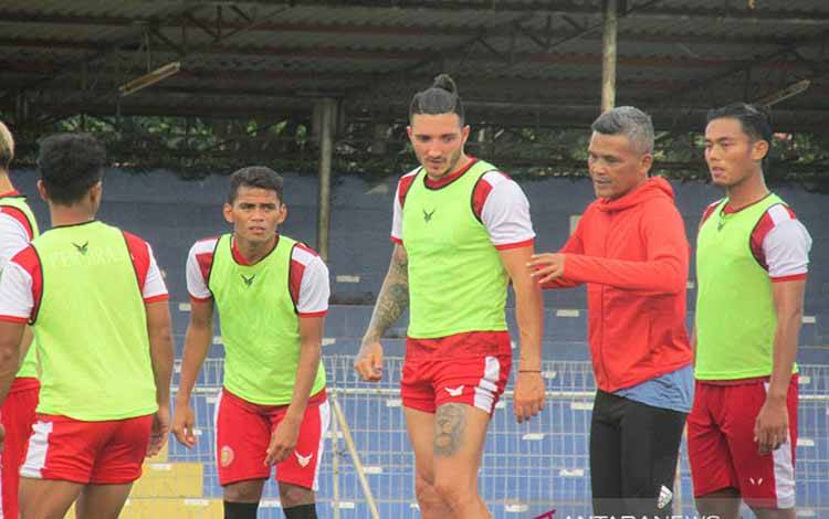 Persiraja Banda Aceh Gelar Doa Bersama Anak Yatim Jelang Liga 1
