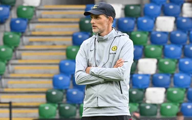 Pelatih Chelsea, Thomas Tuchel ketika sesi latihan jelang laga Piala Super Eropa melawan Villarreal di Stadion Windsor Park, Belfast, Irlandia Utara, 10 Agustus 2021