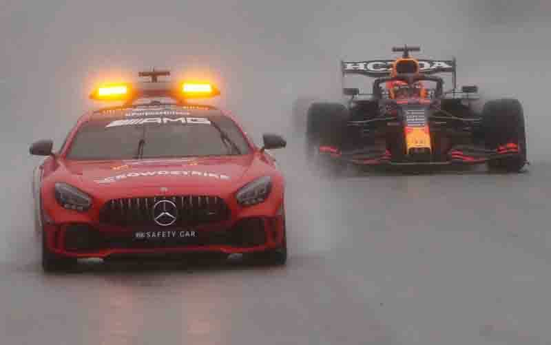 Verstappen Juarai GP Belgia yang Dihentikan karena Cuaca Buruk