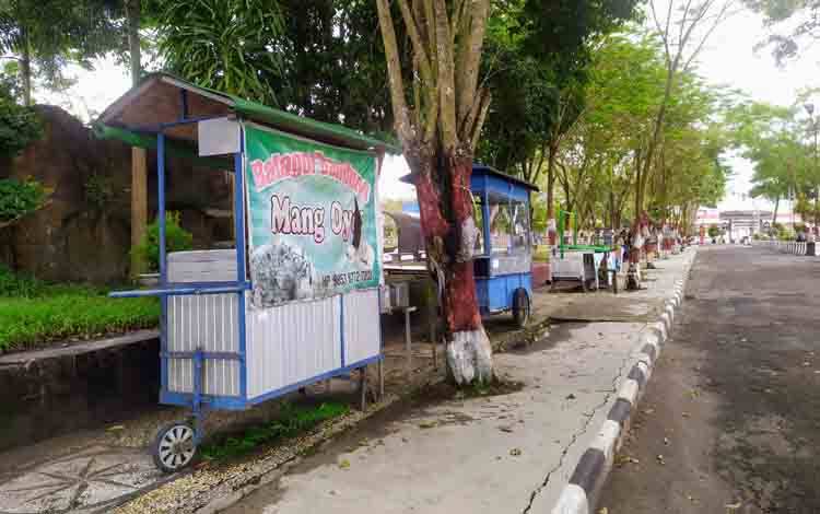 Imbas Penutupan Jalan Tjilik Riwut, PKL Sekitar Stadion 29 November Sampit Libur Bersama