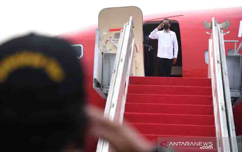 Presiden Jokowi Tinjau Vaksinasi dan Resmikan Bendungan di Lampung