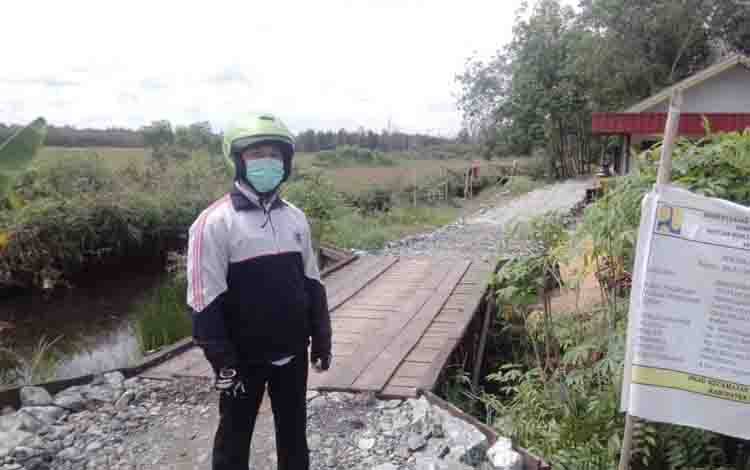 Camat Kapuas Timur Monitoring Kegiatan PISEW di Handel Perwira