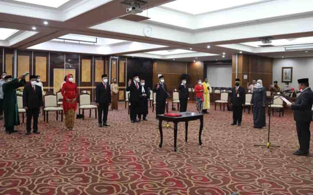 Pelantikan KPID Kalteng di Aula Eka Hapakat kompleks Kantor Gubernur Kalteng, Jumat 3 September 2021