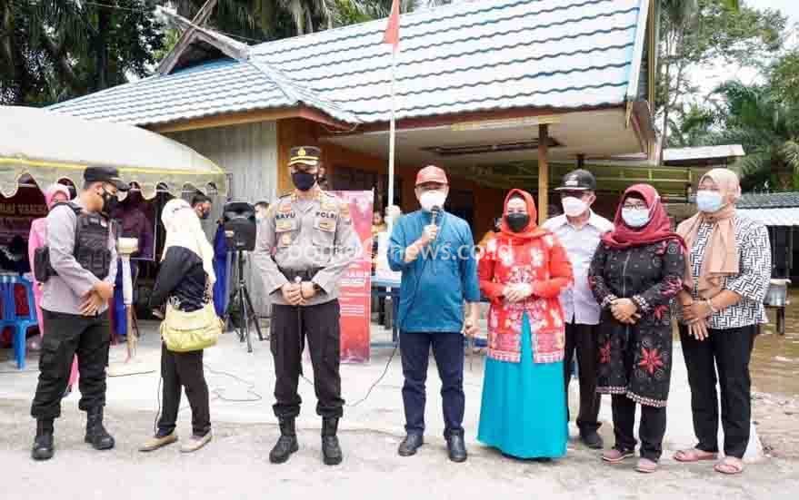 Bupati Seruyan dan Kapolres Cek Vaksinasi Massal di Desa Tanjung Hara