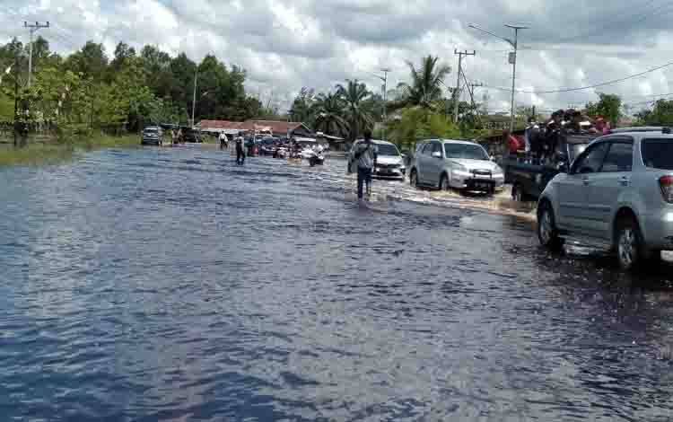 Jalan Trans Kalimantan Kasongan - Kereng Pangi Kembali Terendam Banjir