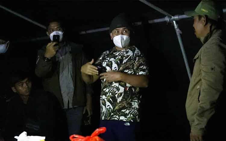 Gubernur Kalteng Tinjau Posko Pengungsian Banjir di Katingan