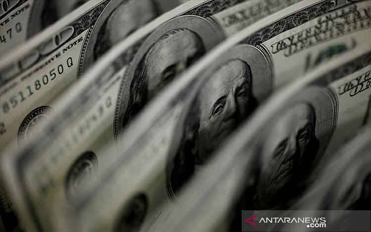 Dolar Naik ke Tertinggi 2 Minggu Didukung Pembicaraan "Tapering" Fed