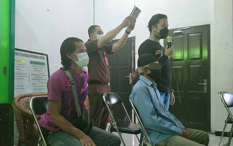 Kicauan Pencuri, Kakek Ketahuan Jadi Penadah Ponsel