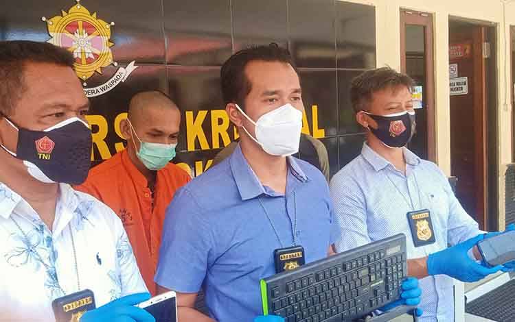 Pembuat dan Pengguna Kartu Vaksin COVID-19 Palsu Terancam Pidana Tahunan Penjara