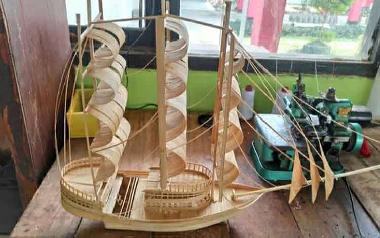 Handycraft Karya WBP Rutan Kuala Kapuas Menunggu Pangsa Pasar