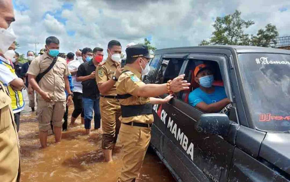 Gubernur Kalteng Ingatkan Petugas Pananganan Banjir Tetap Taat Prokes dan Jaga Kesehatan