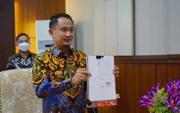 Wali Kota Palangka Raya Teken Perjanjian Pinjaman Daerah untuk Pemulihan Ekonomi