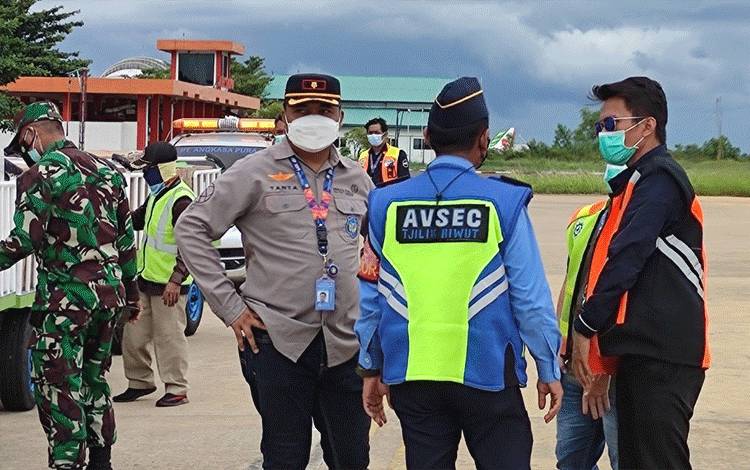 Penggunaan masker sebagai langkah untuk mencegah penularan Covid-19.