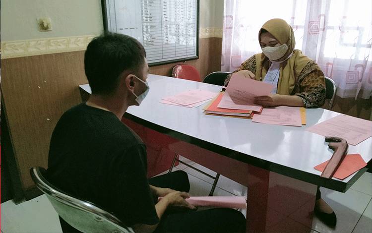 Agar Tidak Dicurigai Residivis Curi Kabel PLN Pakai Baju Seragam Lapangan