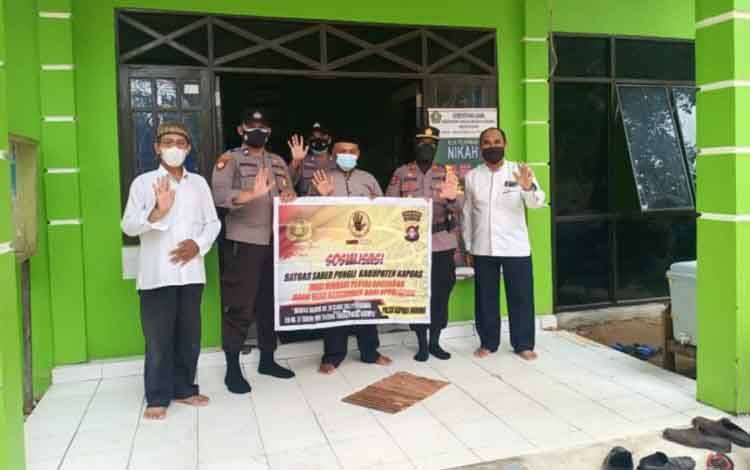 Kapolsek Kapuas Murung Sosialisasikan Pencegahan Pungli di KUA