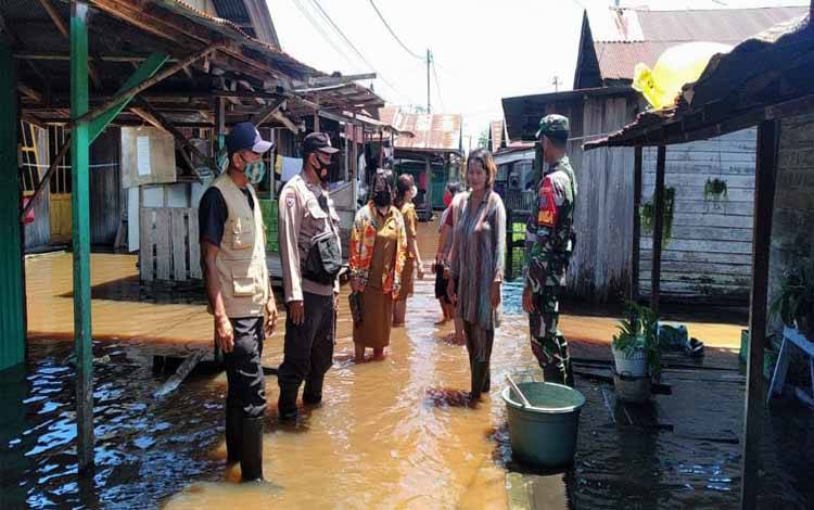 Banjir juga Rendam Permukiman Flamboyan Bawah