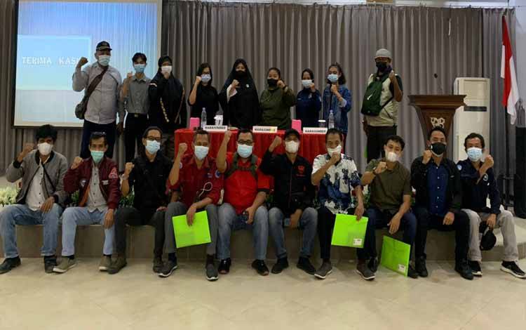 Foto bersama insan Pers Kobar usai mengikuti workshop penguatan kepada insan media untuk mendukung kota dan kabupaten tanggap ancaman narkoba