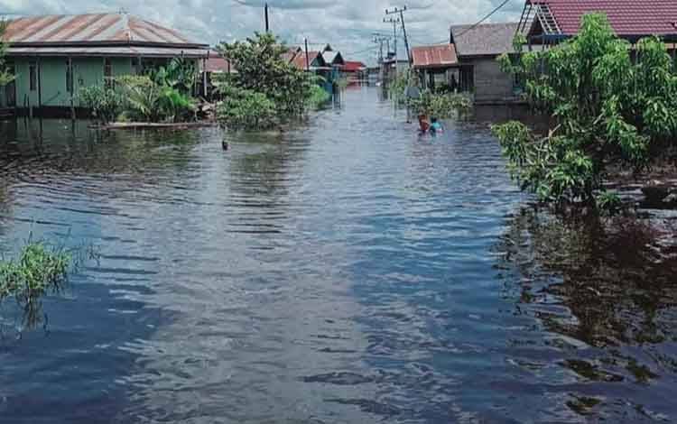 Banjir di Kelurahan Palangka, Kecamatan Jekan Raya, Kota Palangka Raya.