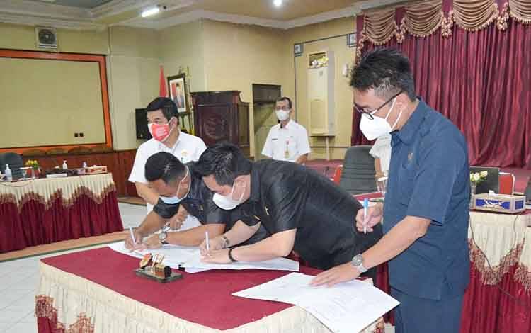 DPRD Barito Timur dan Eksekutif Tandatangani Persetujuan Bersama APBD Perubahan