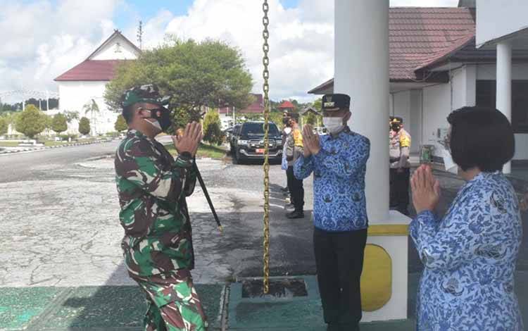 TNI-Polri dan ASN Bersinergi Merdekakan Kabupaten Gunung Mas dari Covid-19