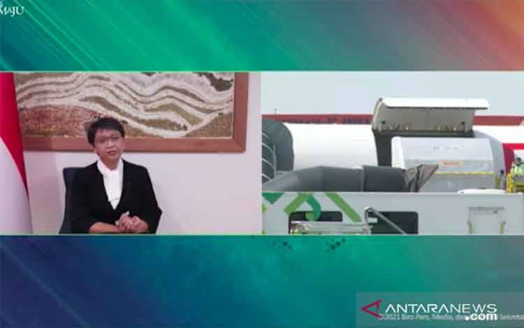 Tangkapan layar Menteri Luar Negeri Retno Marsudi saat menyampaikan keterangan pers secara virtual tentang kedatangan vaksin COVID-19 dari Amerika Serikat, Jumat (17/9/2021). (ANTARA/Yashinta Difa)