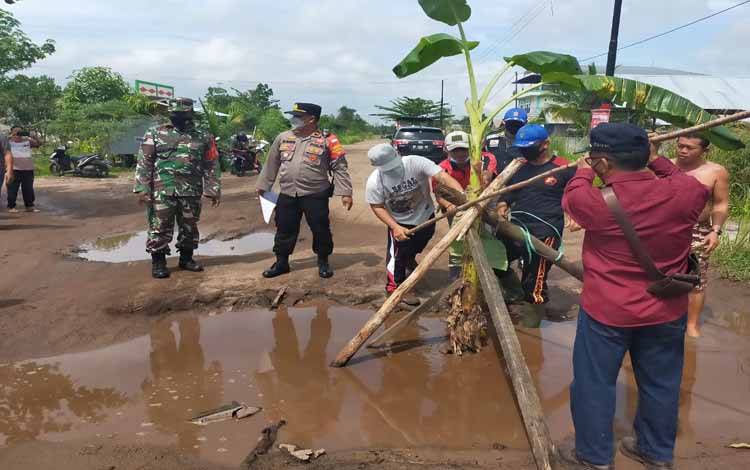 Truk Muatan Berat Diimbau Tak Melintasi Jalan Tingang Ujung