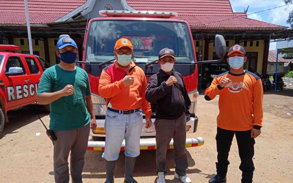 BPBD Damkar Kirim Bantuan Air Bersih ke Warga Terdampak Banjir di Pematang Karau