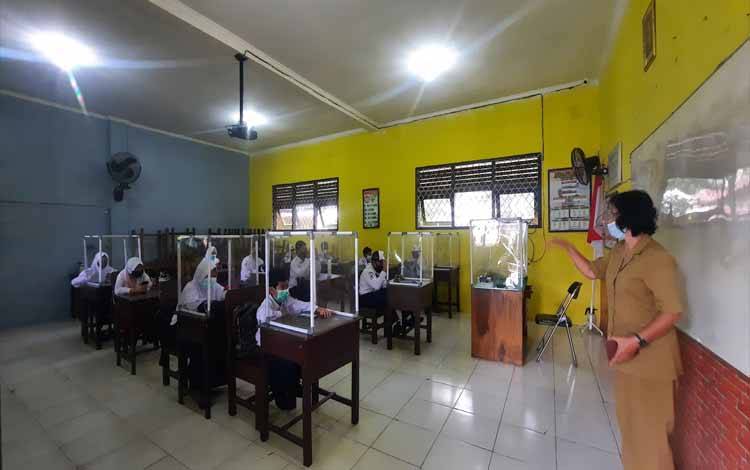Suasana pelaksanaan PTM di SMPN 1 Pangkalan Bun