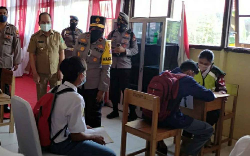 Siswa SMK Negeri 1 Kapuas Jalani Vaksinasi Covid-19