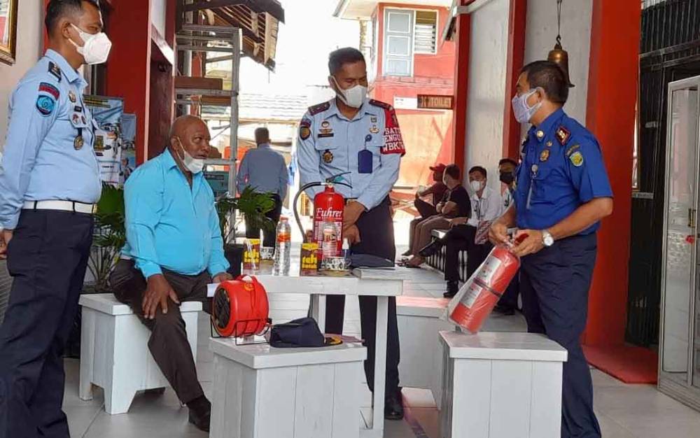 Petugas Rutan Kelas IIA Palangka Raya Dibekali Penanganan Kebakaran