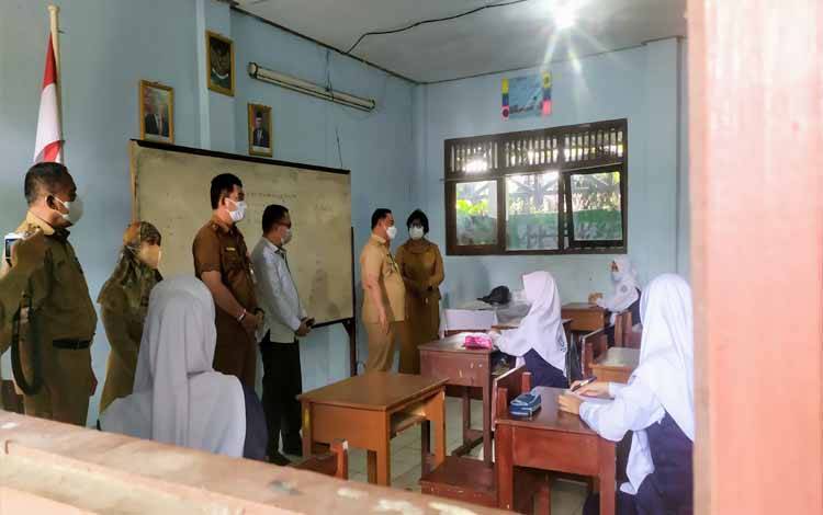 Tiga Pekan Berjalan, Pembelajaran Tatap Muka di SMPN 1 Sampit Berjalan Lancar