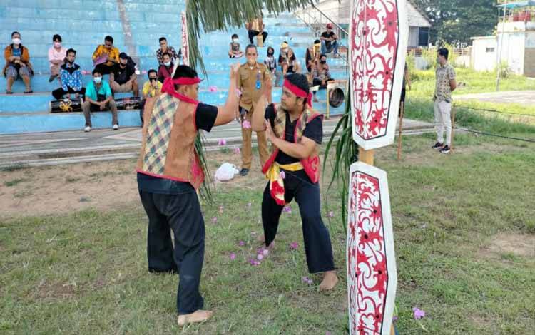 Puluhan Peserta Ikuti Festival Seni Budaya Tingang Menteng Panunjung Tarung