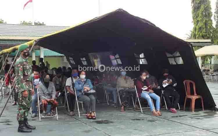 Vaksinasi di Kodim 1014 Pangkalan Bun, Masyarakat Daftar Melalui Aplikasi REVA