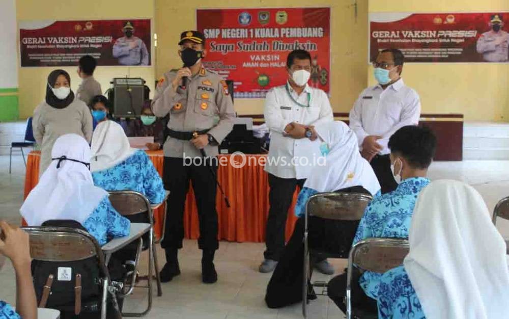 Kapolres Seruyan Minta Pelajar Tidak Takut Vaksinasi