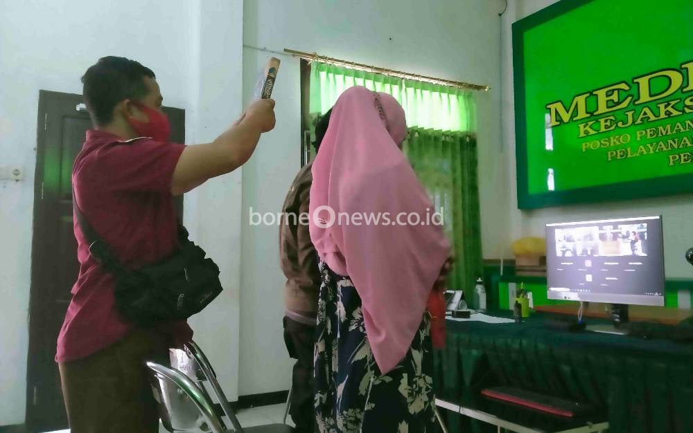 Saksi saat berikan keterangan dalam perkara pengancaman dengan terdakwa Miming.