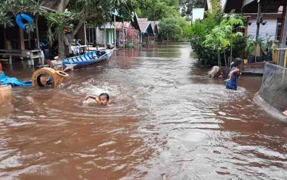 Banjir di Kelurahan Marang, Palangka Raya.