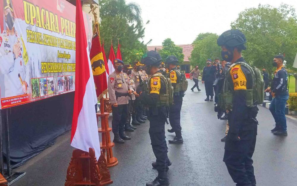 Ratusan Brimob Kalteng Diberangkatkan Amankan PON Papua