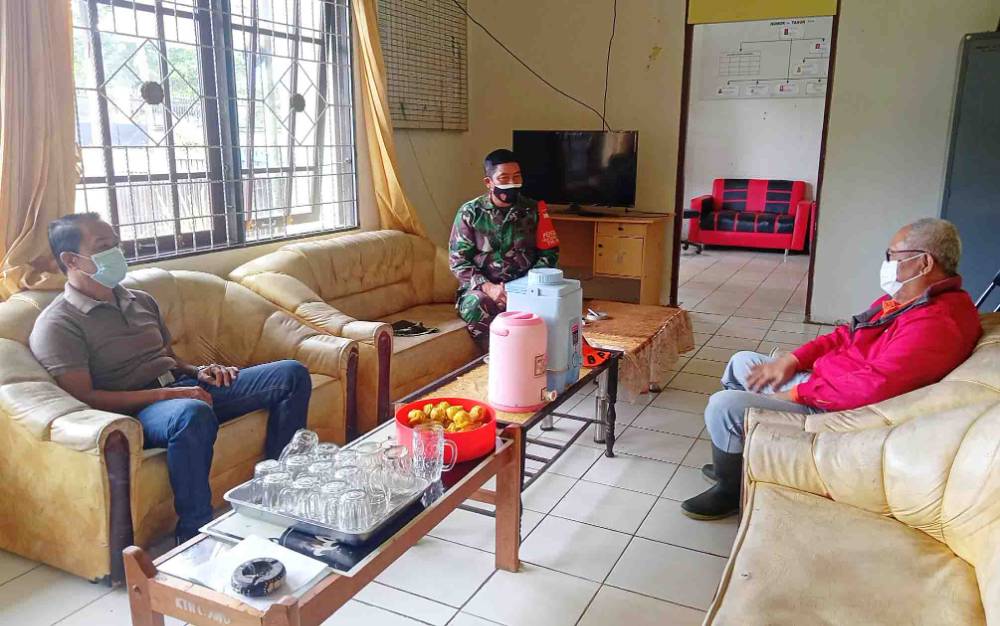 Kalaksa BPBD dan Pabung Kodim Pantau Titik Panas di Kecamatan Awang