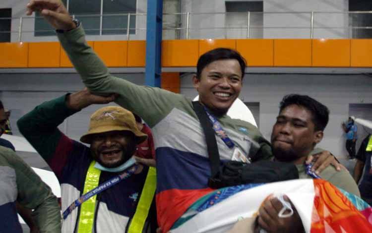 Papua Sabet Emas Terbang Layang Nomor Ketepatan Mendarat Putra
