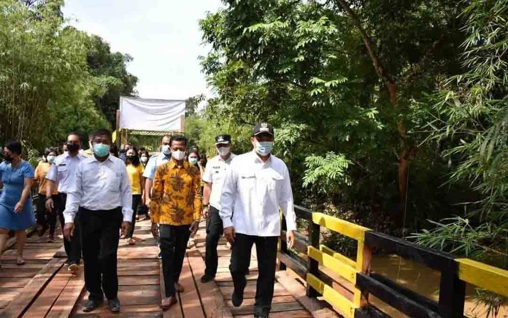 Jembatan Jamutan Desa Tamiang Diperbaiki Swakelola dengan Dana Hasil Kebun
