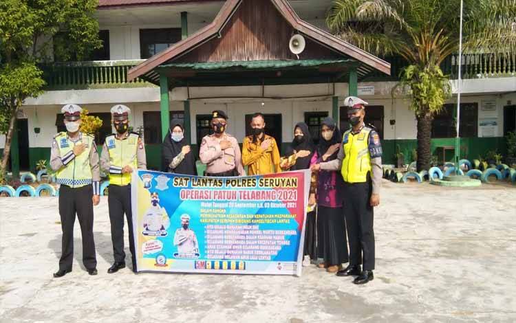 Pelajar Seruyan Disosialisasi Operasi Patuh Telabang 2021