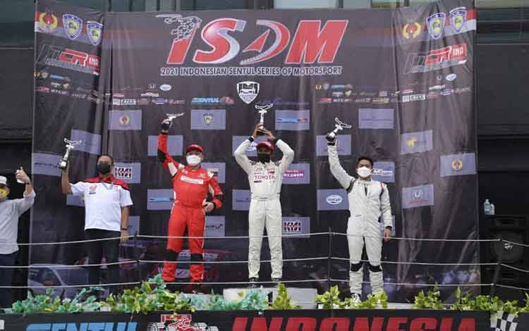 Pembalap Toyota Team Indonesia Raih Podium Pertama di ITCR Seri ke-3