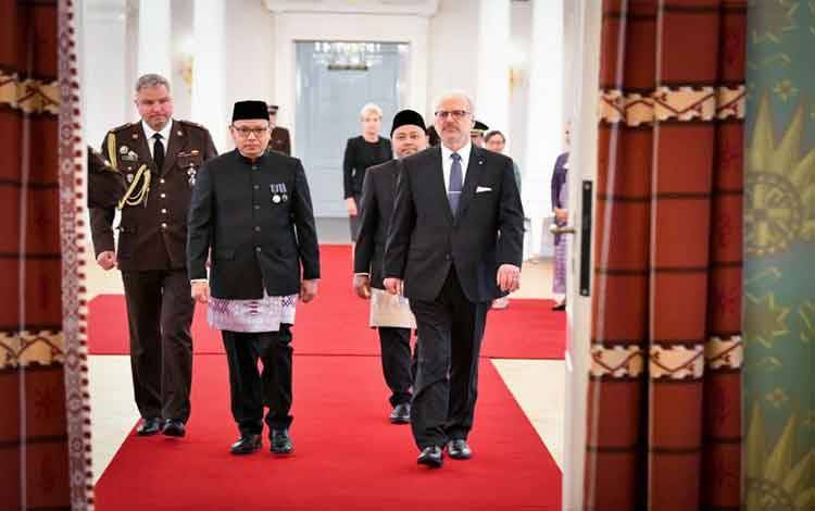 Dubes RI Serahkan Surat Kepercayaan kepada Presiden Latvia