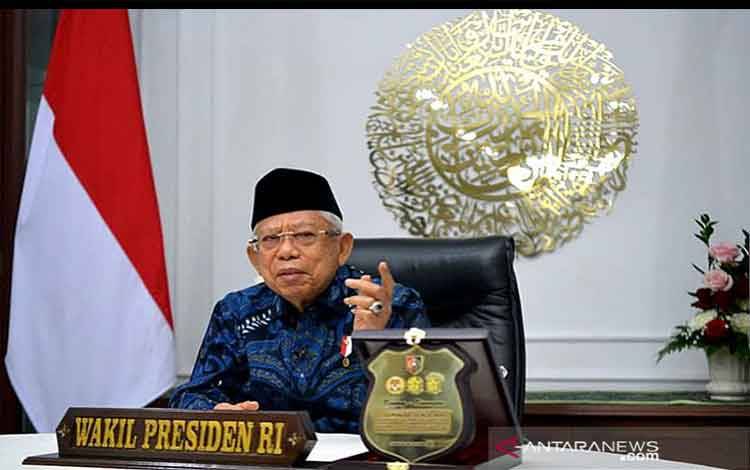 Wakil Presiden Ma'ruf Amin menyampaikan pidato kunci pada seminar Sekolah Staf dan Pimpinan Tinggi Polri Dikreg ke-30 dan Sekolah Staf dan Pimpinan Menengah Polri Dikreg ke-61 melalui konferensi video dari Jakarta, Rabu (6/10/2021). ANTARA/HO-Setwapres/pri.