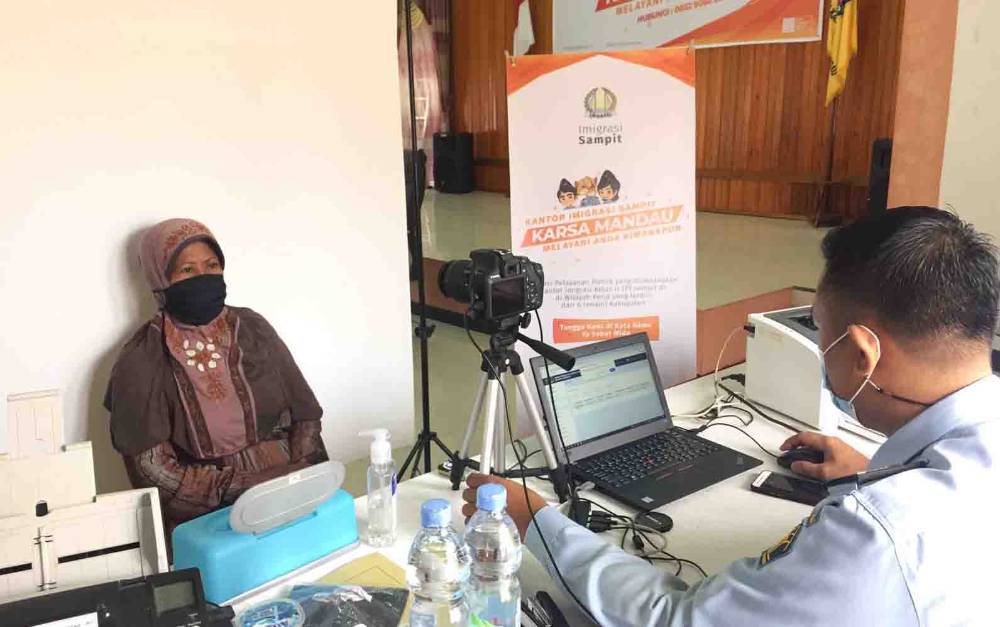 Kantor Imigrasi Sampit Jemput Bola Layani Pembuatan Paspor di Lamandau