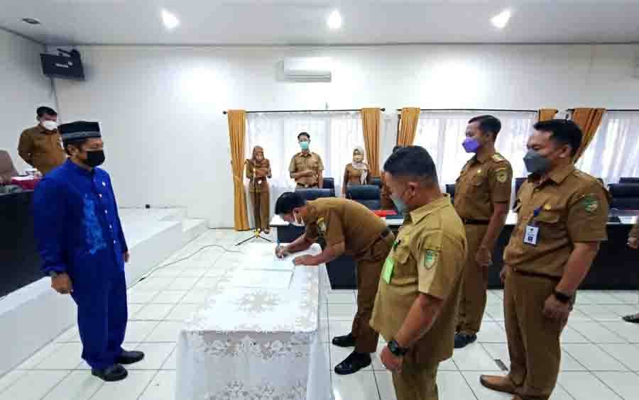 Lima Pejabat Setda Barito Utara Serah Terima Jabatan