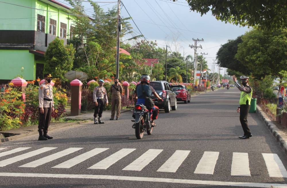Kapolres Seruyan Turun ke Jalan Atur Lalu Lintas