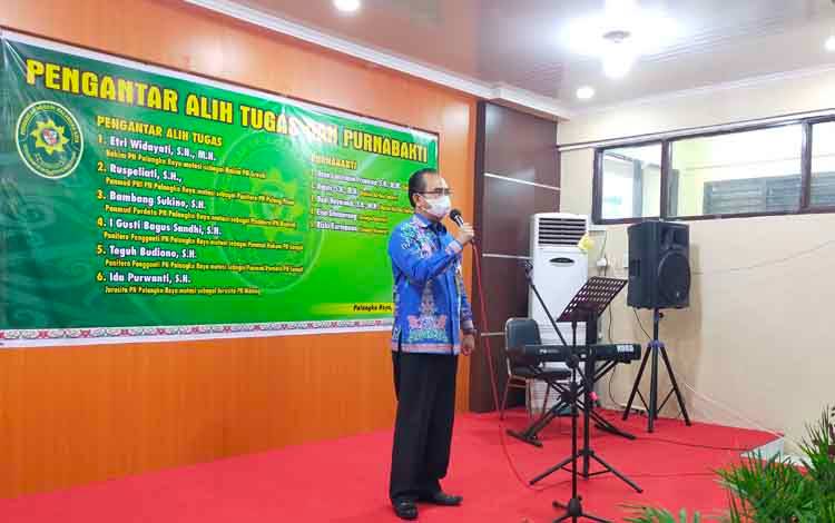 10 Hakim dan Pegawai PN Palangka Raya Alih Tugas hingga Purnabakti