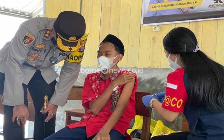 Kapolres Kobar Inisiasi Kegiatan Vaksinasi di Pesantren